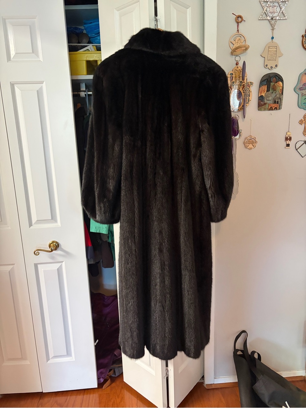 Elegant Women's Dark Brown Fur Mink Coat